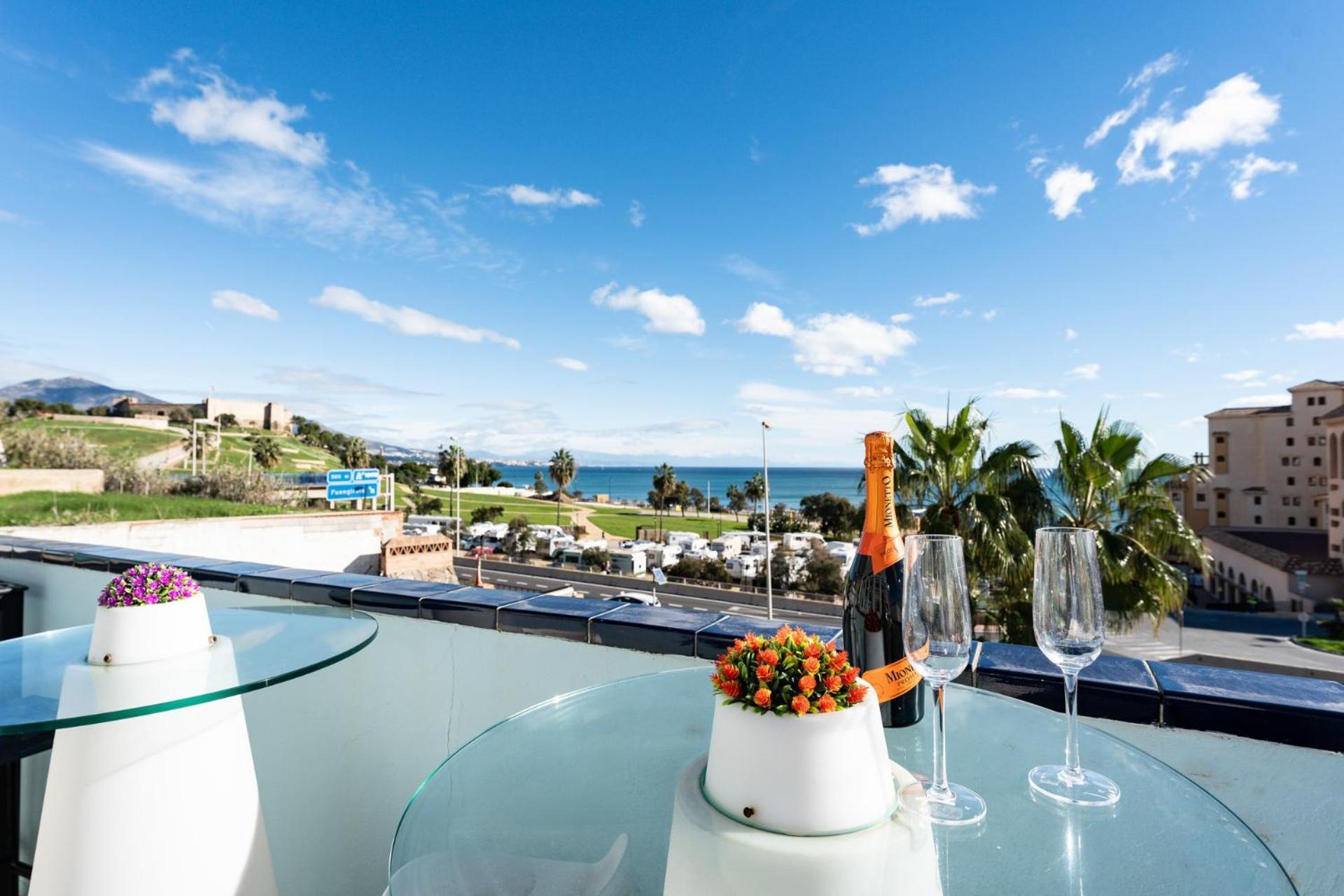 Malagasuite Fuengirola Sohail Exterior photo